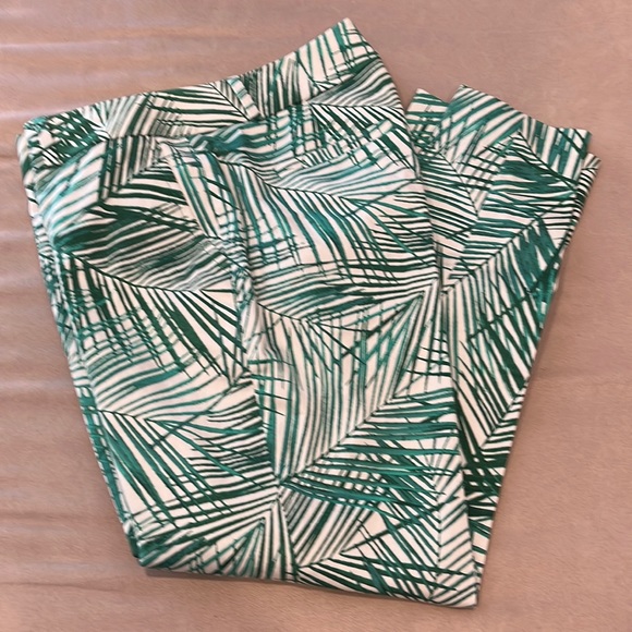 SOLD Banana Republic Palm Print Pant Size 0P - Picture 2 of 10